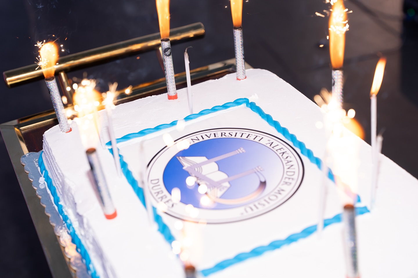 University logo on a cake